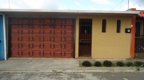Linda casa en el roble se vende con todo adentro