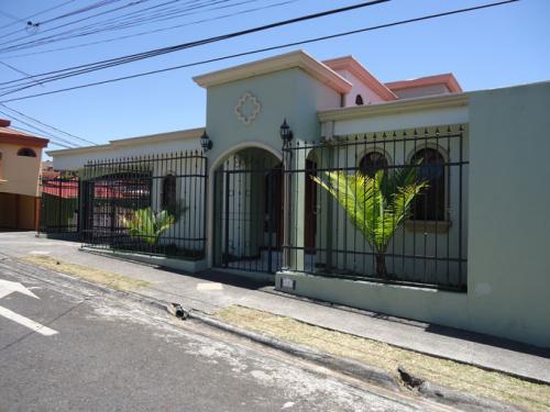 TK-Casa en residencial seguro, San Francisco Heredia