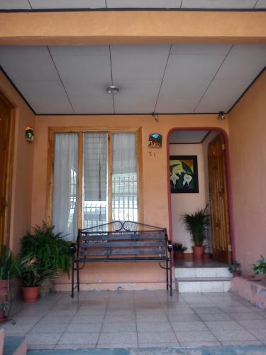 URGE VENDER CASA CON PATENTE COMERCIAL