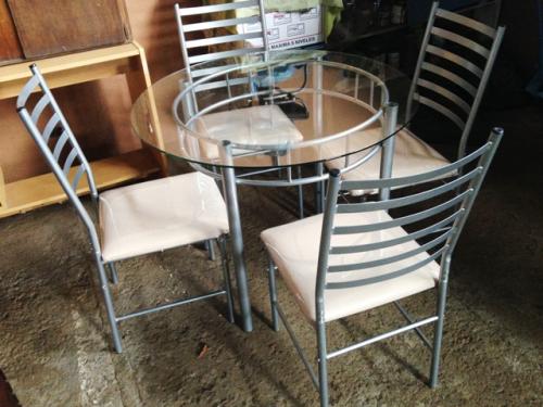 Juego de comedor en Costa Rica