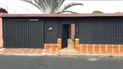 Comoda casa con apartamento en desamparados alajuela recibo