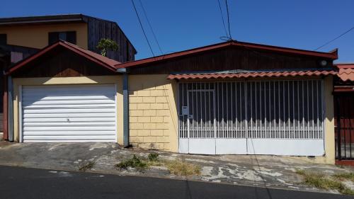 Comoda casa en alajuela