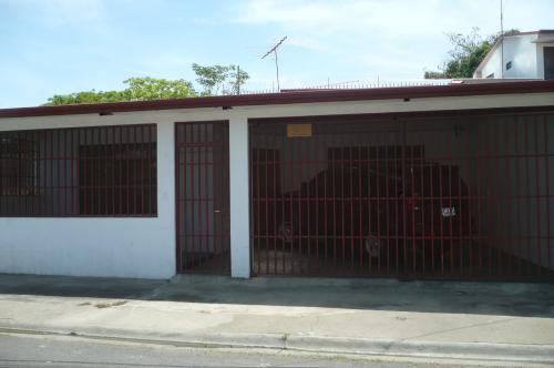 Linda casa en el roble de alajuela