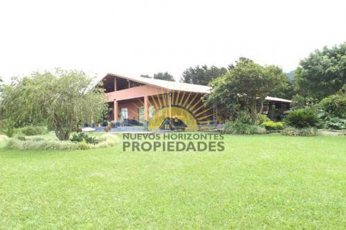 CASA EN QUINTA CON AMPLIAS ZONAS VERDES (NHP-00602) 