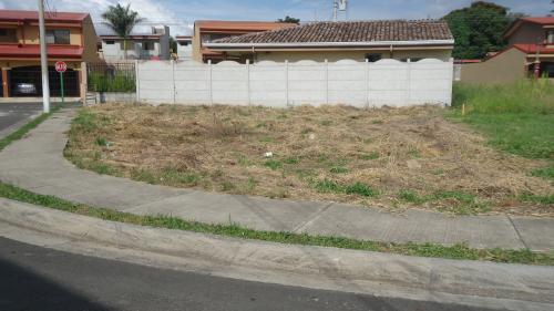 Lindo lote esquinero