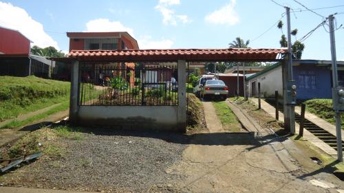 Linda casa en rosales de alajuela recibo