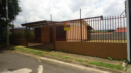 Comoda casa en san pedro de santa barbara