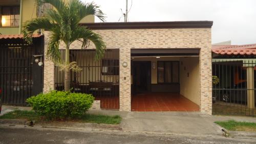 Ganga de casa en recidencial muy centrica