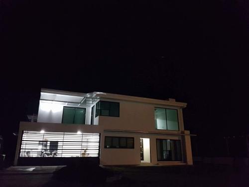 Casa Nueva Minimalista