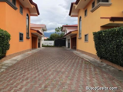 Casa en alquiler, Pozos de Santa Ana. Residencial Montana