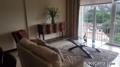 Casa amueblada, bodega y parqueo en Condominio El Cortijo, Escazú