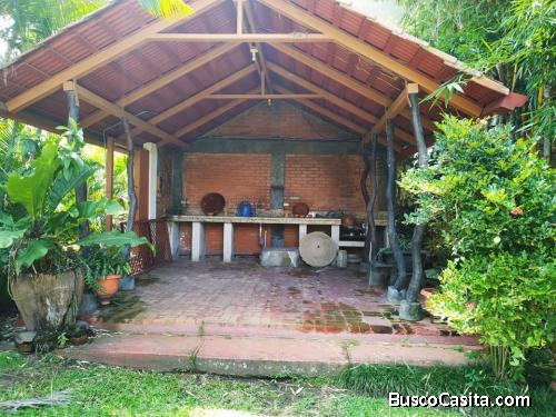 Se Alquila Amplio Apartamento en Brasil de Mora V#74