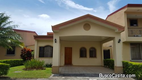 Se alquila casa ubicada en Santa Ana, Lindora V#69