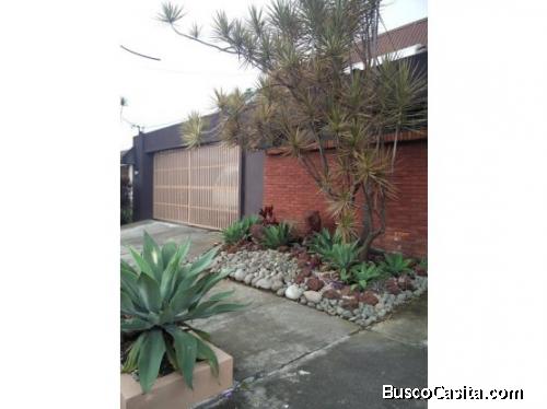 Venta de casa en la Uruca V#83