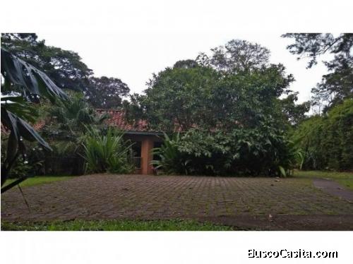 Se alquila apartamento con jardin en Escazu V#87