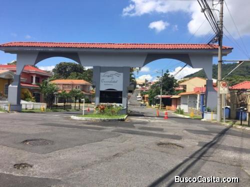 Se vende Condominio (4 apartamentos) en San José, Curridabat V#113