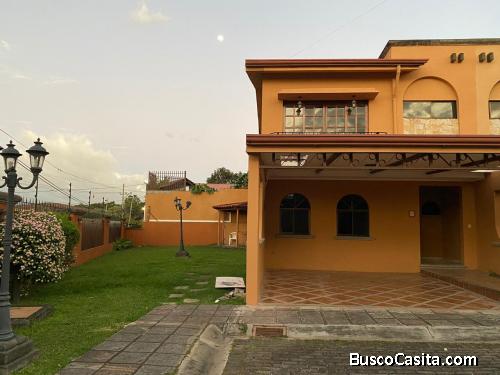 Casa en condominio (Alquiler o Venta)