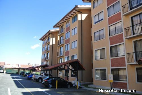 Apartamento en Venta, La Uruca, Condominio, lado del Hotel Barcelo. 