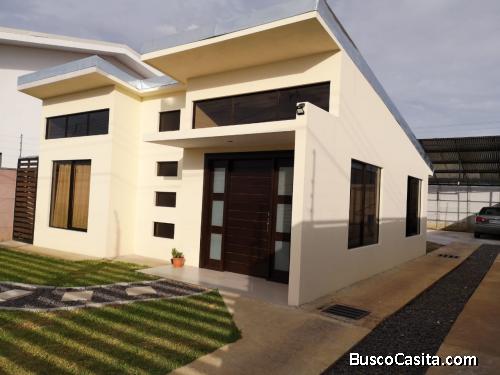 V#10 VENTA DE CASA EN LA GUÁCIMA, ALAJUELA