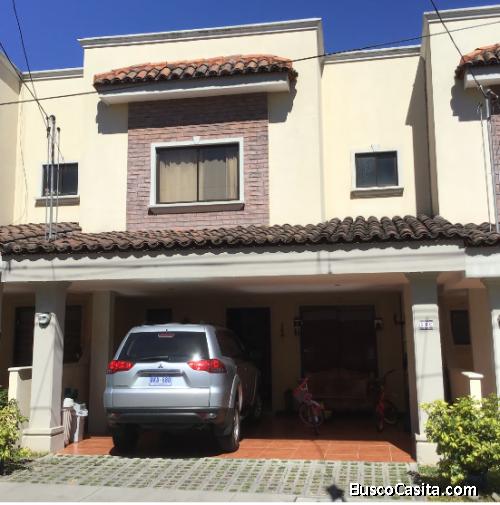 HERMOSA CASA EN CONDOMINIO HACIENDA SACRAMENTO, TRES RIOS