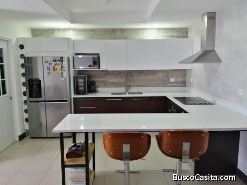 Vendo casa en Guachipelin