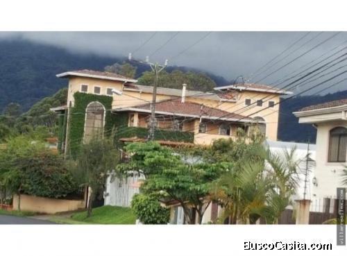 V-#26 Hermosa Casa a la venta en Condominio ubicada en Curridabat