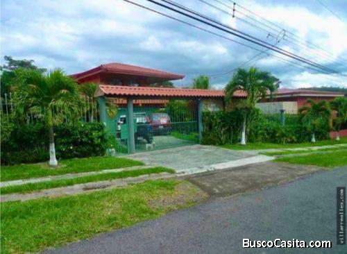 V#19 Venta de casa ubicada en Piedades, Santa Ana.