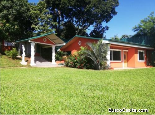 V#132 Amplias casas en alquiler/Grecia 