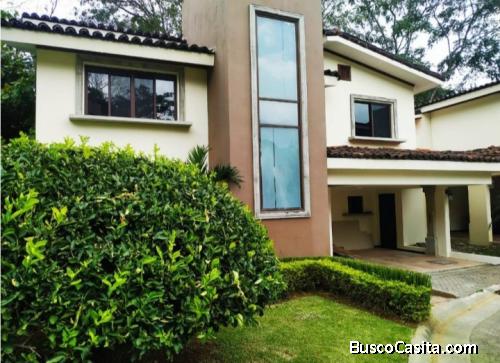 V#106 Hermosa casa en venta/Ciudad Colón 