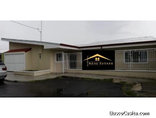  Céntrica casa en venta/ Coronado