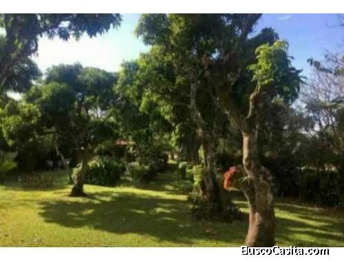 Amplio Lote con casa en venta/ Santa Ana