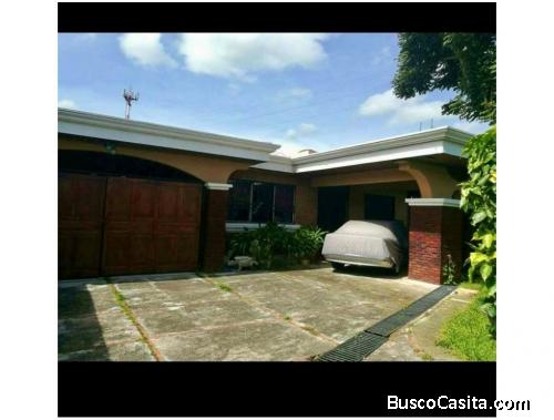 Hermosa casa en alquiler/ Escazú