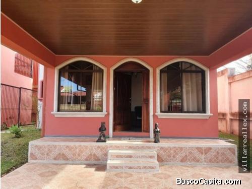V#107 Acogedora casa en alquiler/ Heredia