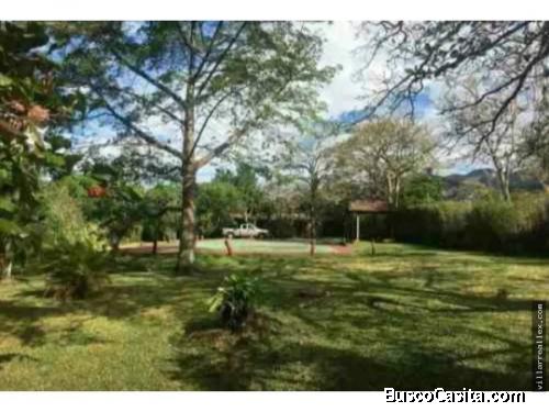V#156 Amplio Lote con casa en venta/ Santa Ana