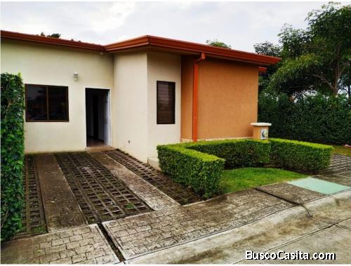 Acogedora casa en alquiler/ Alajuela