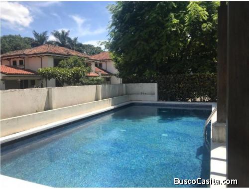 V#36 Venta Lujosa Casa / Santa Ana