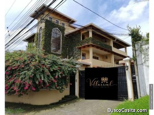 V#26 Casa con vista en venta en Curridabat