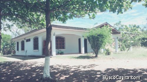 Se Vende Casa en Nicoya, Guanacaste. A 2 minutos del centro, a 1km. De