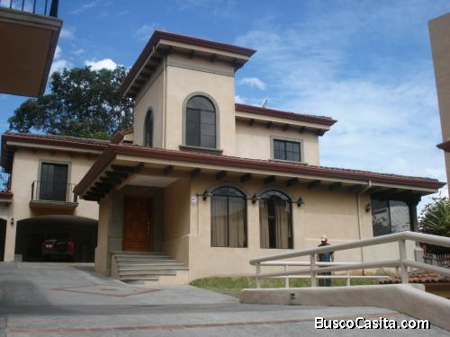 Condominio en excelente ubicación en Escazú!/House in condominium great location by Escazu