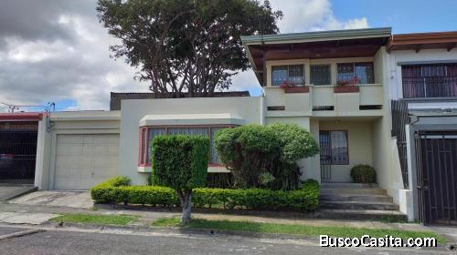 RAH OFC. #20-183 Alquiler de Excelente Casa en San José