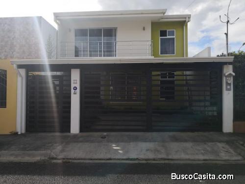RAH OFC  #20-1715. ELEGANTE CASA EN ALQUILER EN HEREDIA