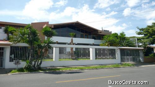 RAH OFC #20-1541. Hermosa casa en Alquiler. San José