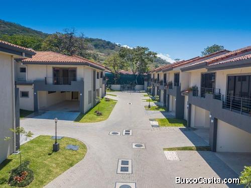 RAH OFC #20-1863. Espectacular casa en venta. Piedades