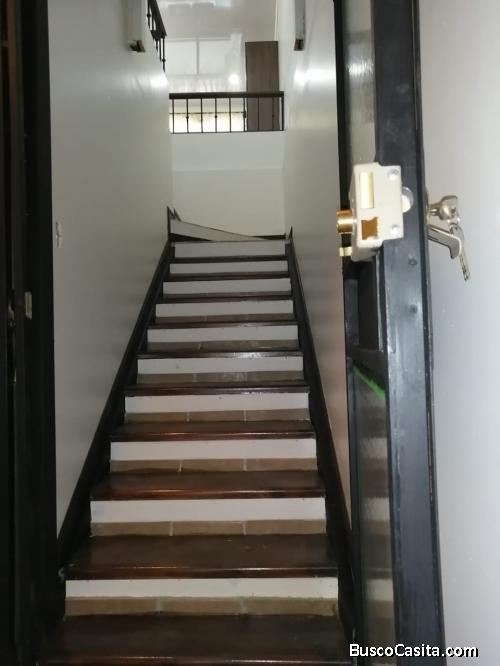Se alquila apartamento en San Antonio de Escazú 