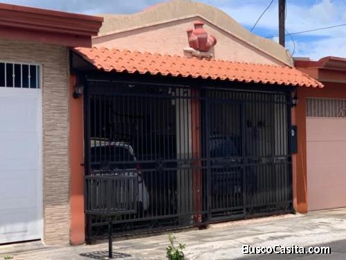 RAH OFC  #21-133. Linda casa en venta. Alajuela
