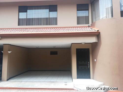 RAH OFC #20-1393. Hermosa casa en venta. San José