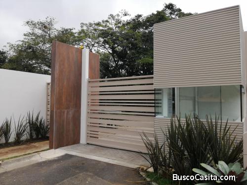 RAH OFC #20-1233 casa en venta en Santa Ana 