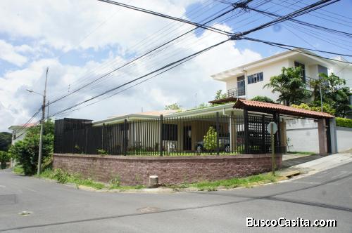 RAH OFC #20-1119 casa en venta en Santa Ana 