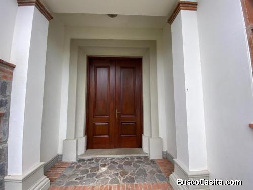 RAH OFC #21-281. Venta de Espectacular casa. en Piedades