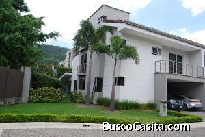 RAH OFC  #20-1304. ESPECTACULAR CASA EN VENTA